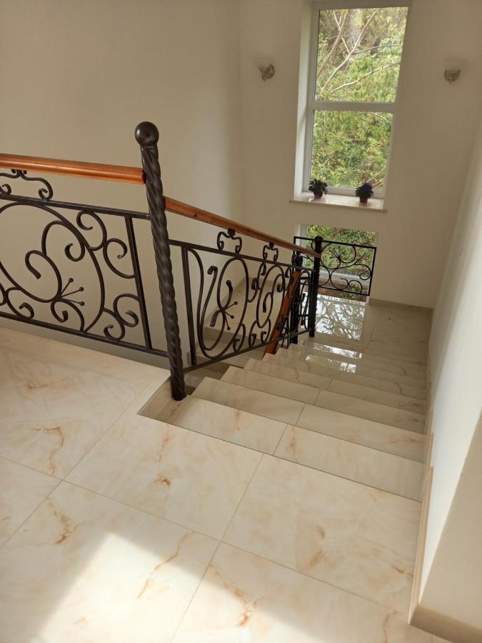 Готель River House Uman Bagian luar foto