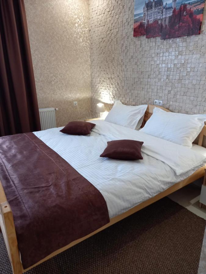 Готель River House Uman Bagian luar foto