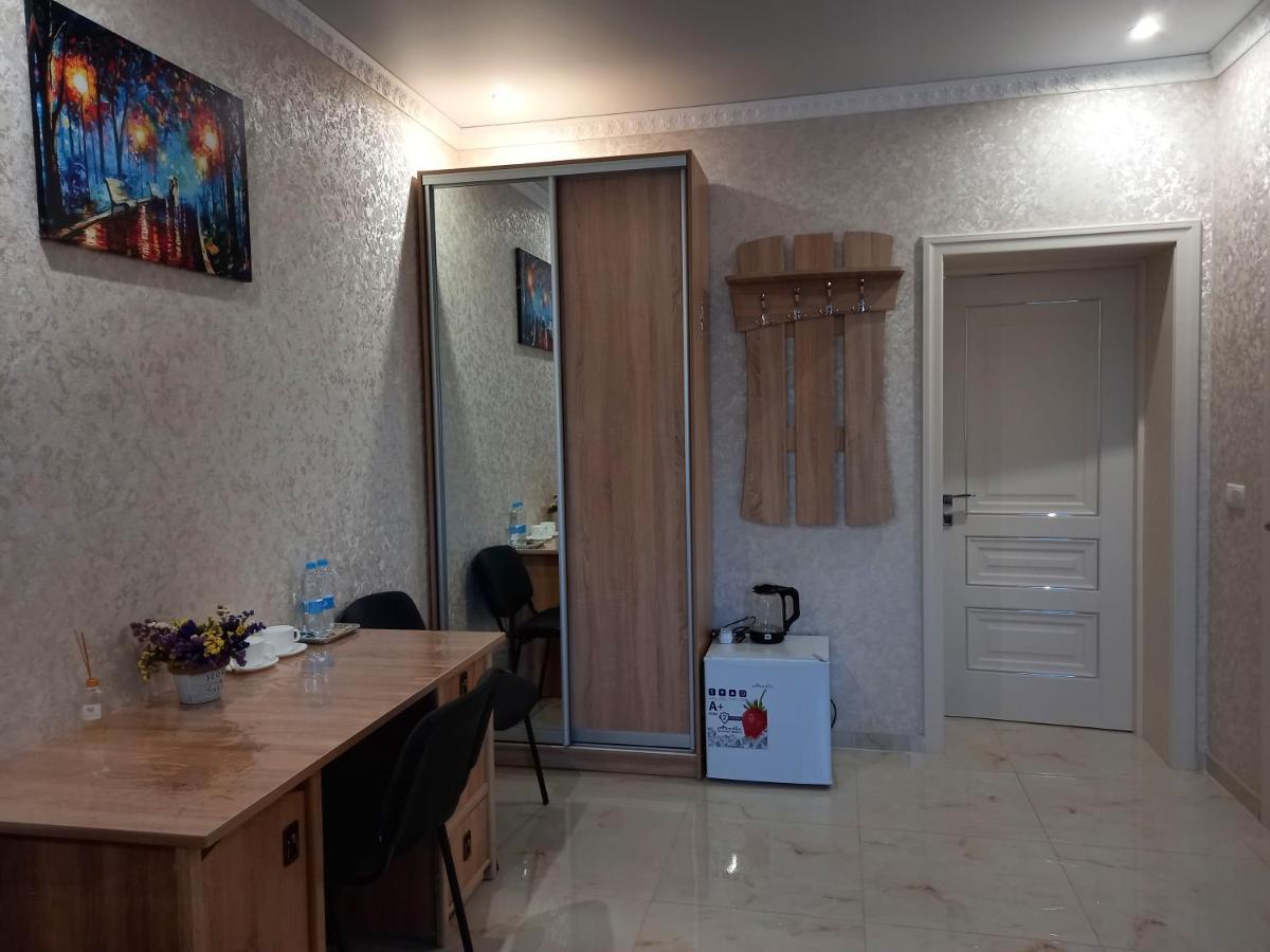Готель River House Uman Bagian luar foto