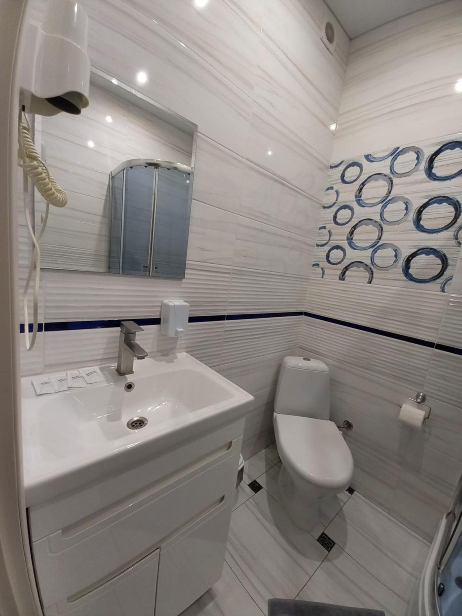 Готель River House Uman Bagian luar foto