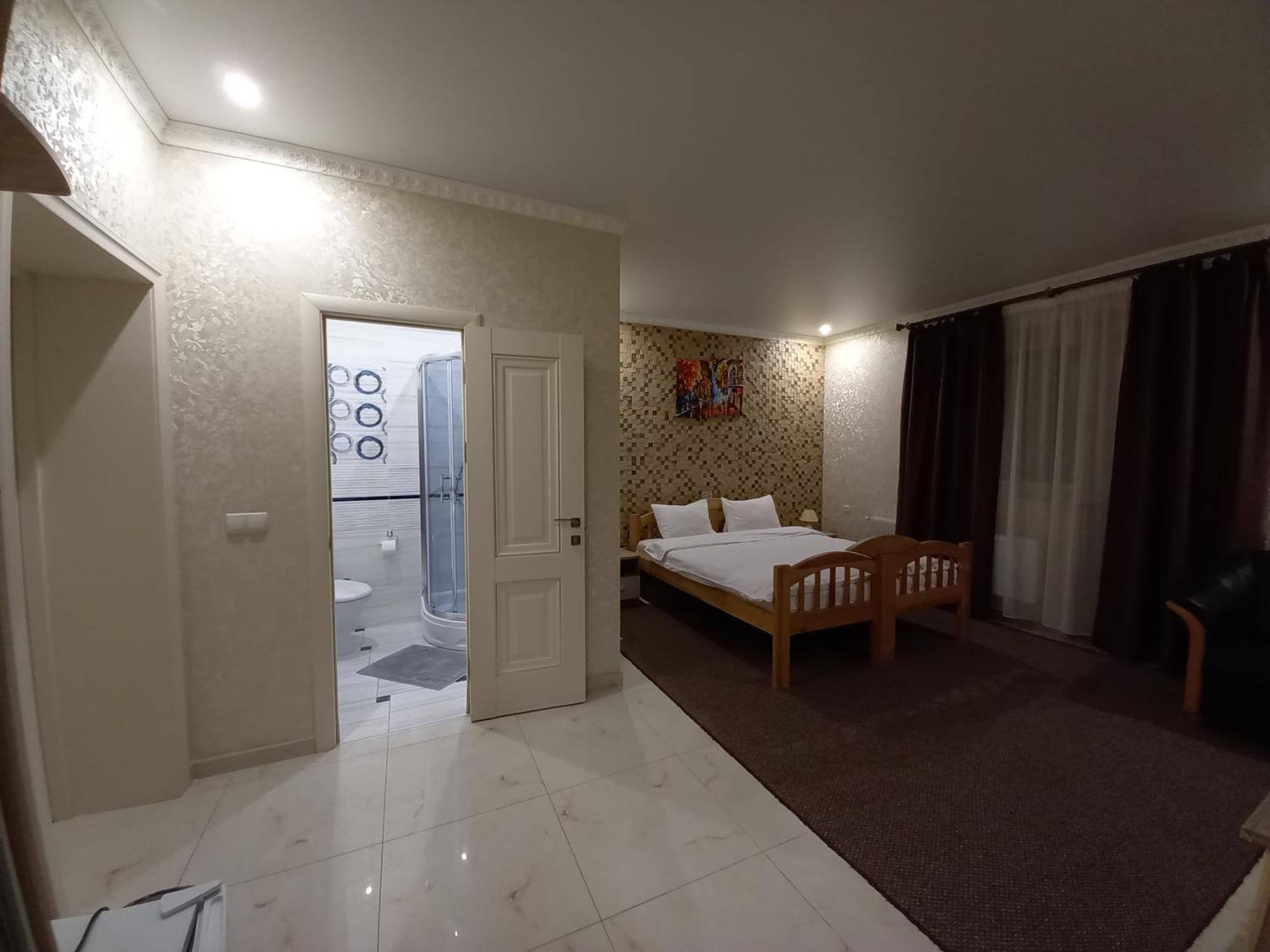 Готель River House Uman Bagian luar foto
