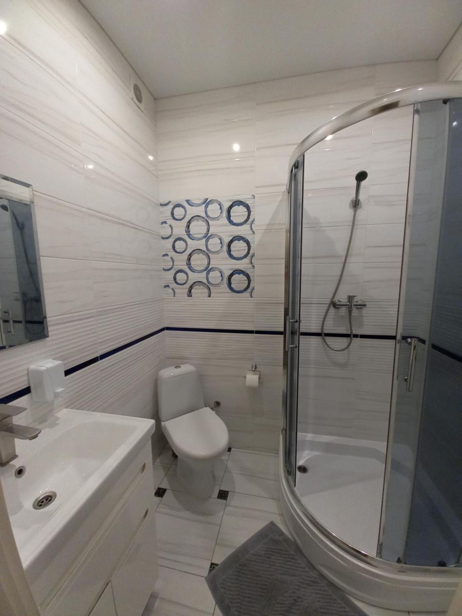 Готель River House Uman Bagian luar foto
