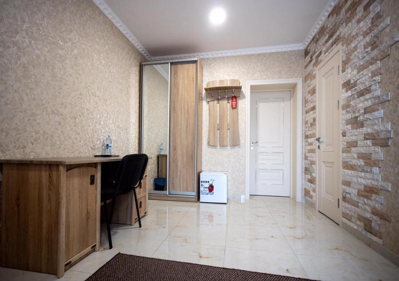 Готель River House Uman Bagian luar foto
