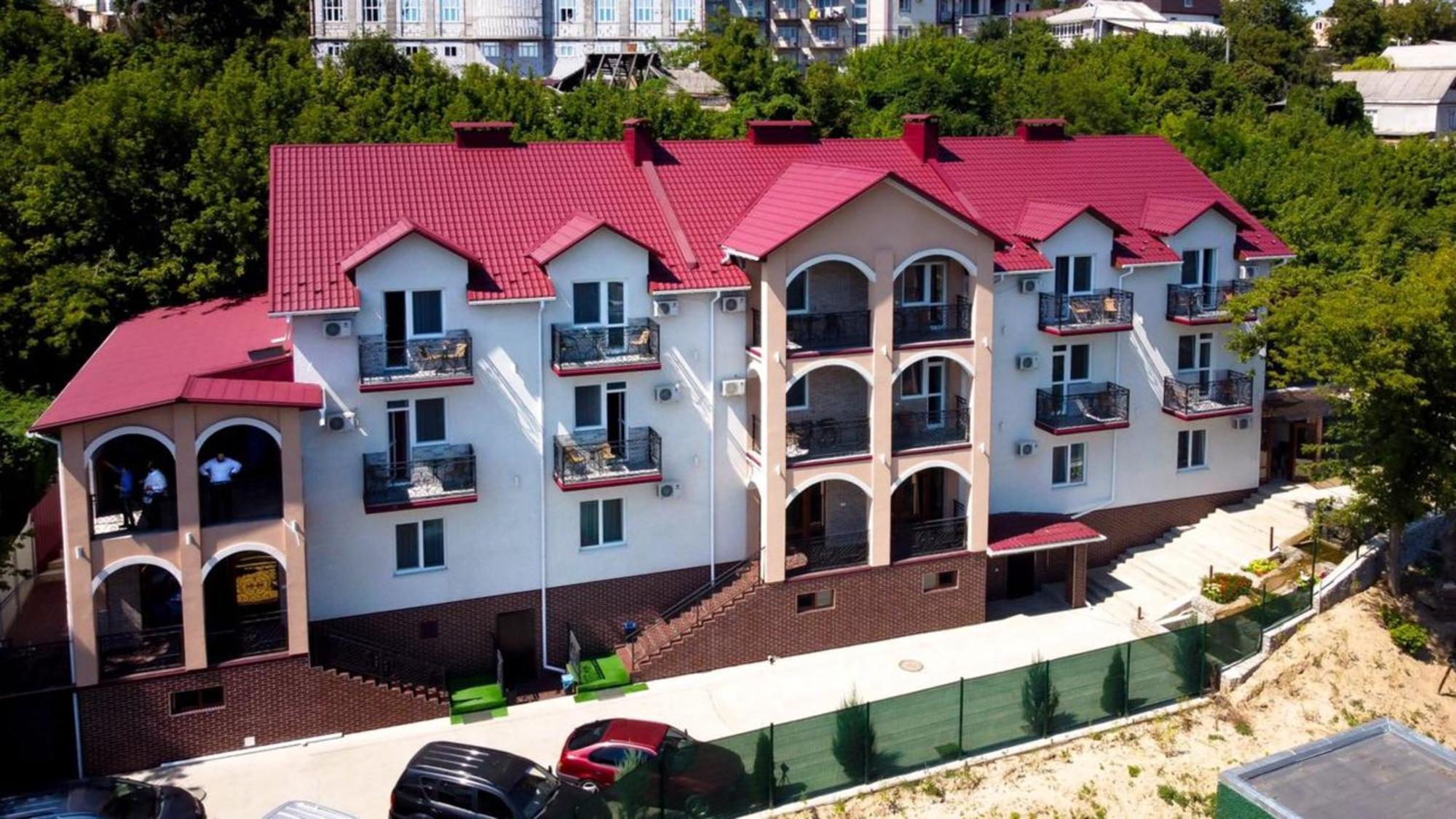 Готель River House Uman Bagian luar foto