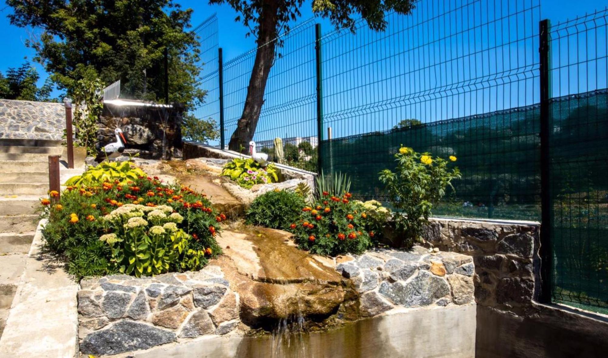 Готель River House Uman Bagian luar foto