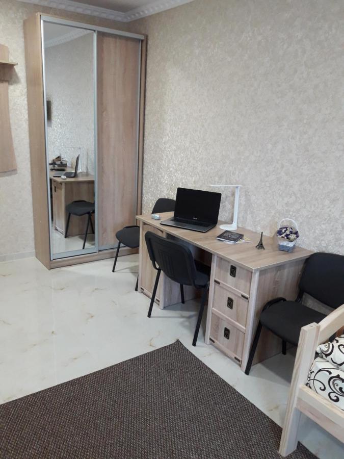 Готель River House Uman Bagian luar foto