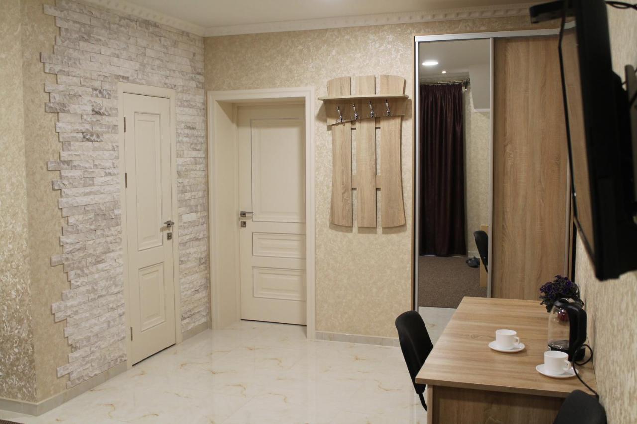 Готель River House Uman Bagian luar foto